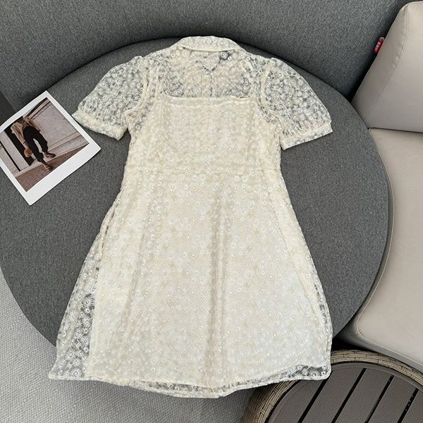 限定希少セリーヌ リトルデイジー刺繍レースドレス偽物 2R65J548V